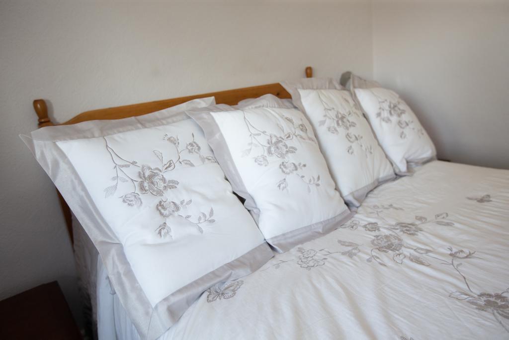 Rosemead Guest House Horley Habitación foto