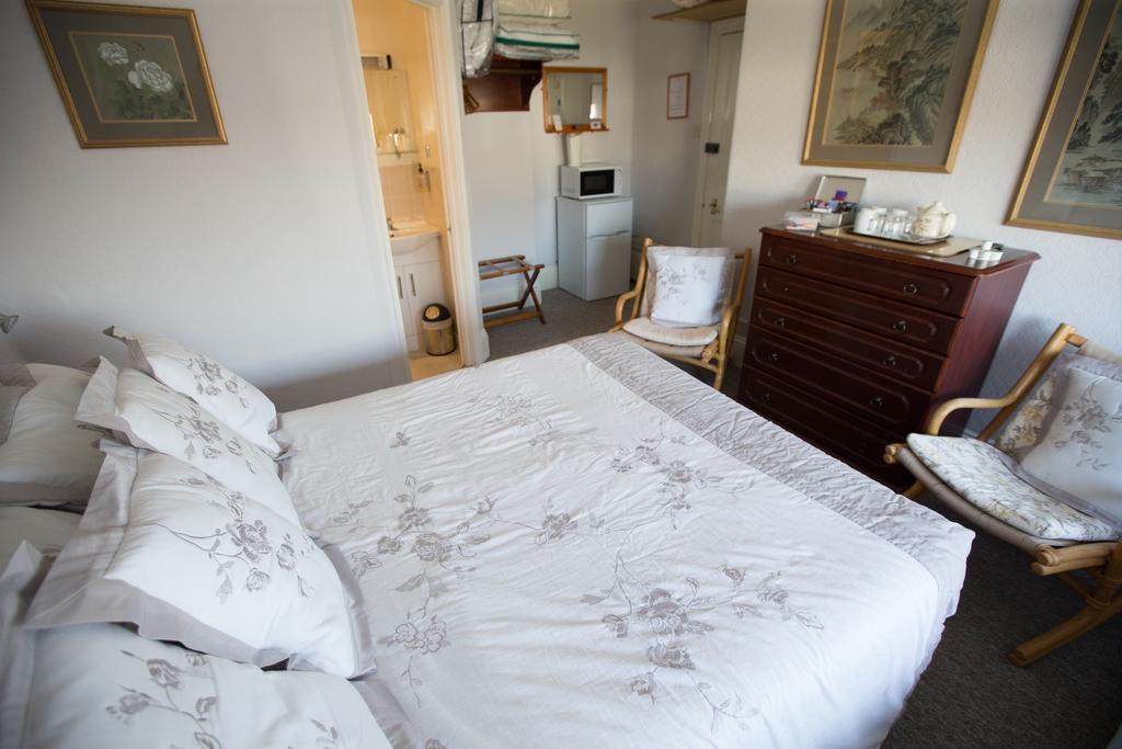 Rosemead Guest House Horley Habitación foto